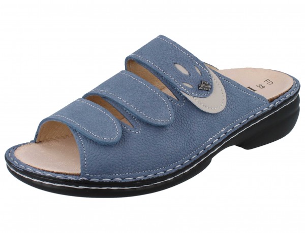 hellblau genarbte Nubukleder Klettsandale mit drei Riemen Wechselfußbett