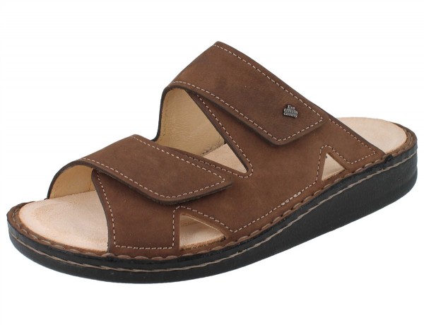 Nussbraune Nubukleder Herren Pantolette mit zwei Klettriemen und dunkler Laufsohle sowie Wechselfußbett