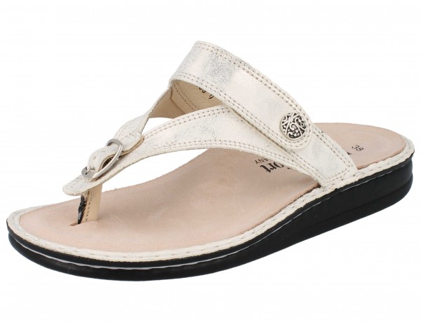 Damen Zehenstegpantolette in Creme mit Goldschimmer und Schmuckstein aus Glattleder, schwarze Sohle 