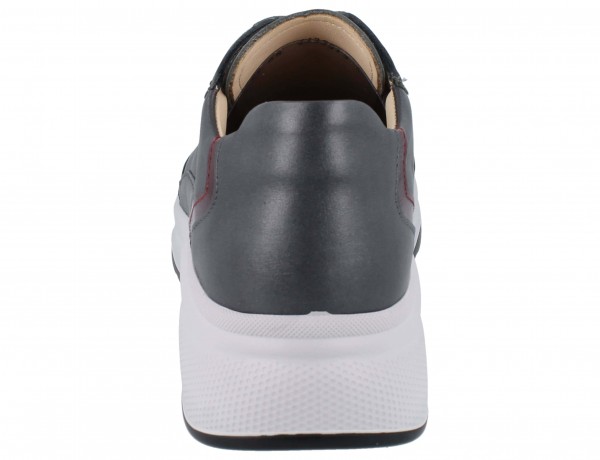 trendiger Damensneaker aus grau schimmerndem Glattleder mit losen Einlagen